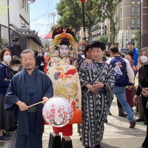 「花祭り 夕霧太夫行列」が開催されました
