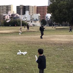 子ども教室「凧づくりと凧あげ」開催しました。